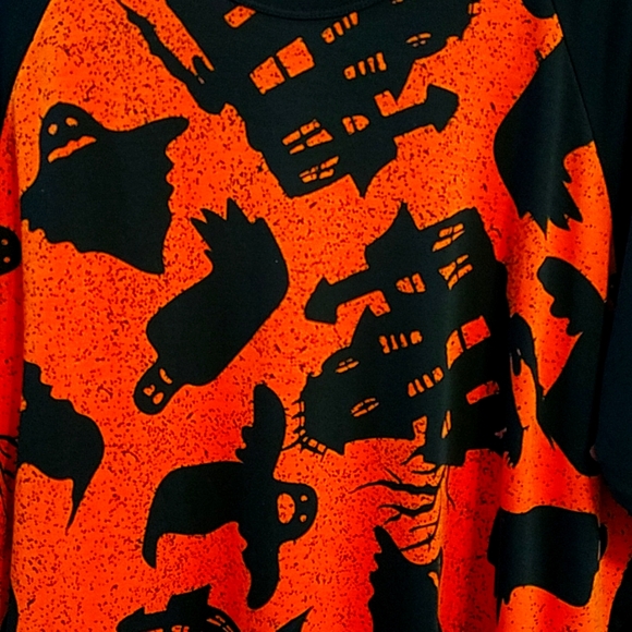 LuLaRoe Tops - LulaRoe Randy 👻